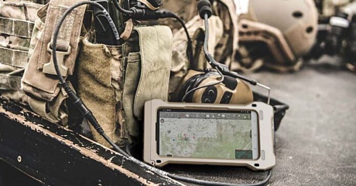 army-phone ارتش آمریکا ردیابی تبلیغاتی را روی گوشیهایش غیرفعال کرده است- شاید شما هم باید این کار را انجام دهید